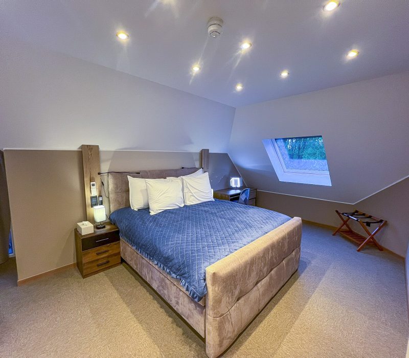 deluxe-room-3-01